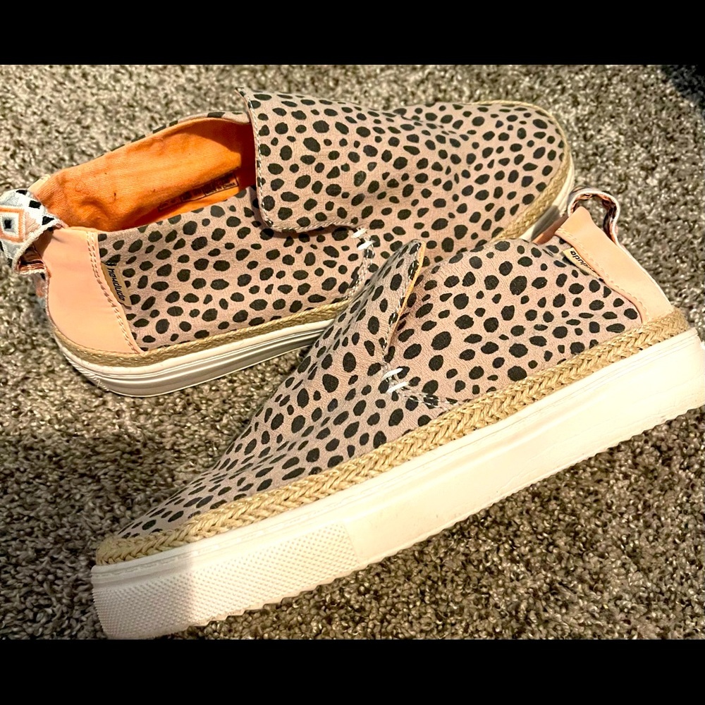 ***Women's Peyton Cheetah Print Washable Mid Slip-Ons***